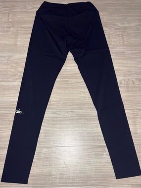 Woman High- Waisted Black Performance Leggings